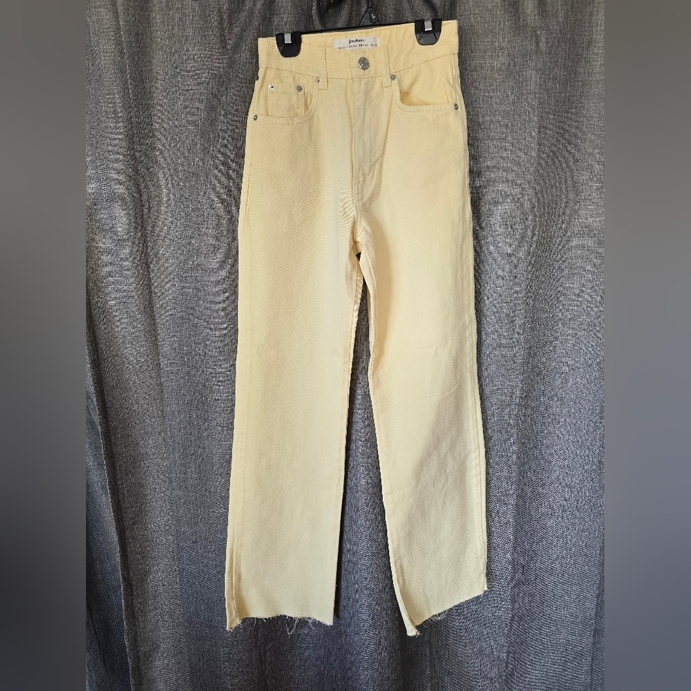 Stradivarius Jeans Womens 00 Straight Leg Butter Yellow Cotton Raw Hem High Rise